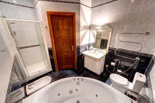 Апартаменты Three rooms apartments near Kiev Planetarium! Киев Апартаменты с 2 спальнями-22