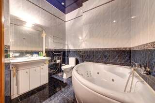 Апартаменты Three rooms apartments near Kiev Planetarium! Киев Апартаменты с 2 спальнями-28
