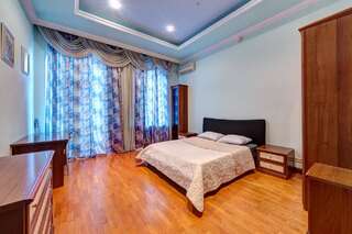 Апартаменты Three rooms apartments near Kiev Planetarium! Киев Апартаменты с 2 спальнями-6